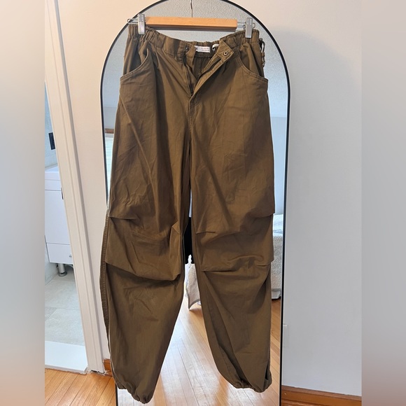 Bershka Pants - Cargo Parachute Pants